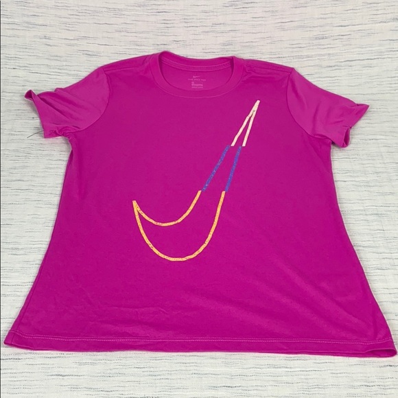 Nike Dri-Fit Women Crew Neck Pink Swoosh T-shirt - Picture 1 of 4